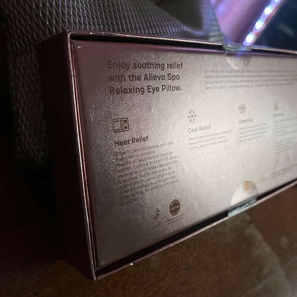 Brand new Hot & Cold Therapy Eye Cover/Mask, with Lavender - Picture 3 of 3